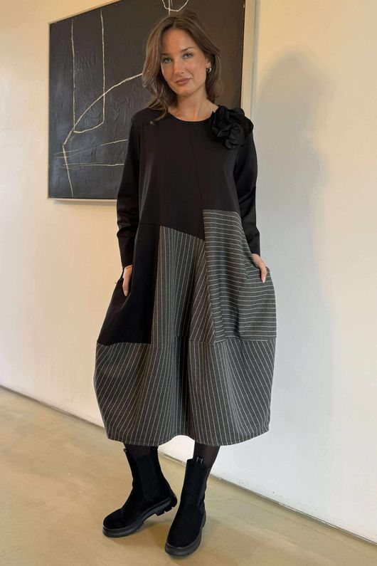 Oscar Remi Cocoon Dress Pin Stripe Grey - **